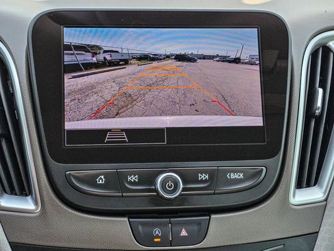 Used 2025 Chevrolet Malibu LT FWD image 18