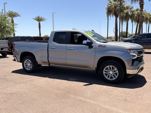 Used 2023 Chevrolet Silverado 1500 LT w/ Z71 Off-Road Package AWD/4WD image 7