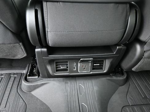 New 2026 GMC Sierra 1500 SLE w/ Preferred Package image 25