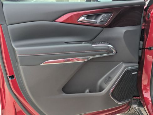 Used 2026 Chevrolet Traverse RS image 10