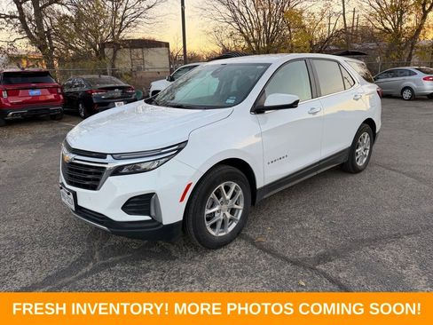 Used 2024 Chevrolet Equinox LT image 3