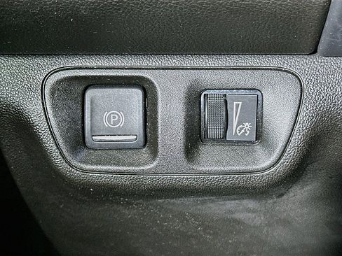 Used 2021 GMC Acadia SLE w/ Driver Convenience Package FWD image 10