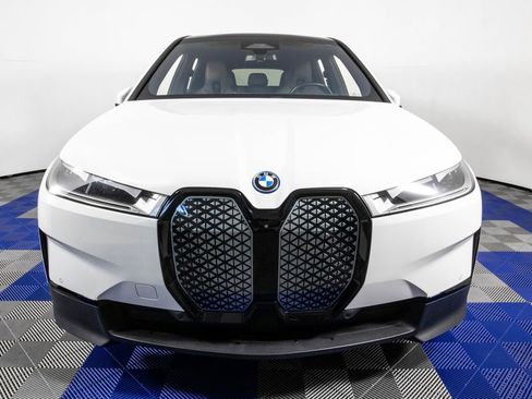 Used 2022 BMW iX xDrive50 w/ Premium Package AWD/4WD image 2