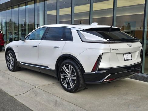 Certified 2024 Cadillac Lyriq Luxury w/ LPO, Floor Liner Package image 3