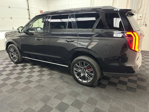 Used 2025 Ford Expedition Platinum w/ Stealth Performance Package AWD/4WD image 6
