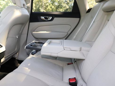 Used 2021 Volvo XC60 T5 Inscription w/ Protection Package Premier FWD image 32