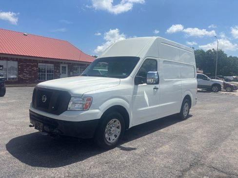 Used 2018 Nissan NV 2500 SV RWD image 1