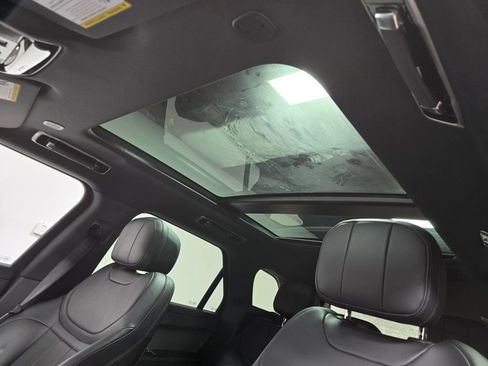 Used 2025 Land Rover Range Rover Sport SE image 9