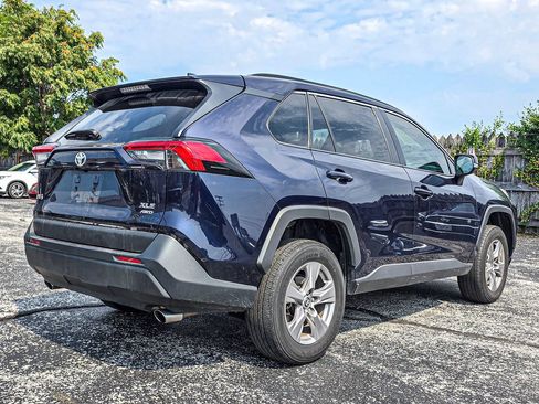 Used 2024 Toyota RAV4 XLE AWD/4WD image 6