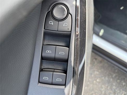 New 2026 Chevrolet Equinox LT image 16