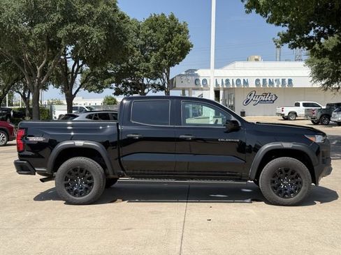 Used 2024 Chevrolet Colorado Trail Boss w/ Technology Package AWD/4WD image 4