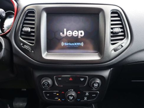 Used 2018 Jeep Compass Trailhawk AWD/4WD image 34