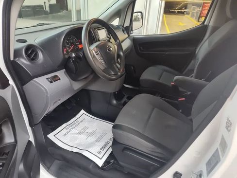 Used 2019 Nissan NV200 S w/ Back Door Glass Package image 11