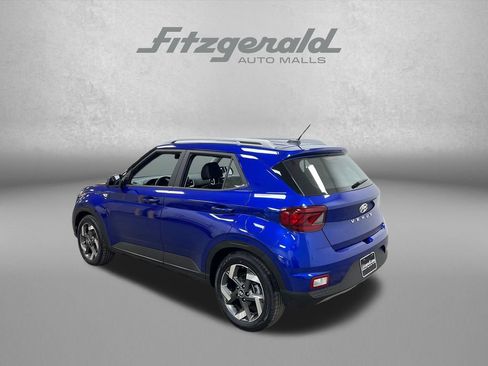 Used 2023 Hyundai Venue Limited w/ Cargo Package FWD image 3