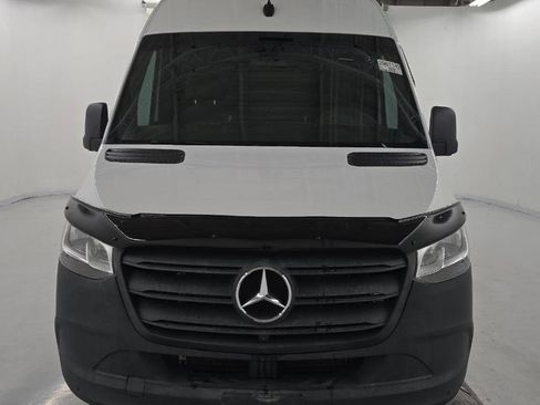 Used 2023 Mercedes-Benz Sprinter 2500 image 4