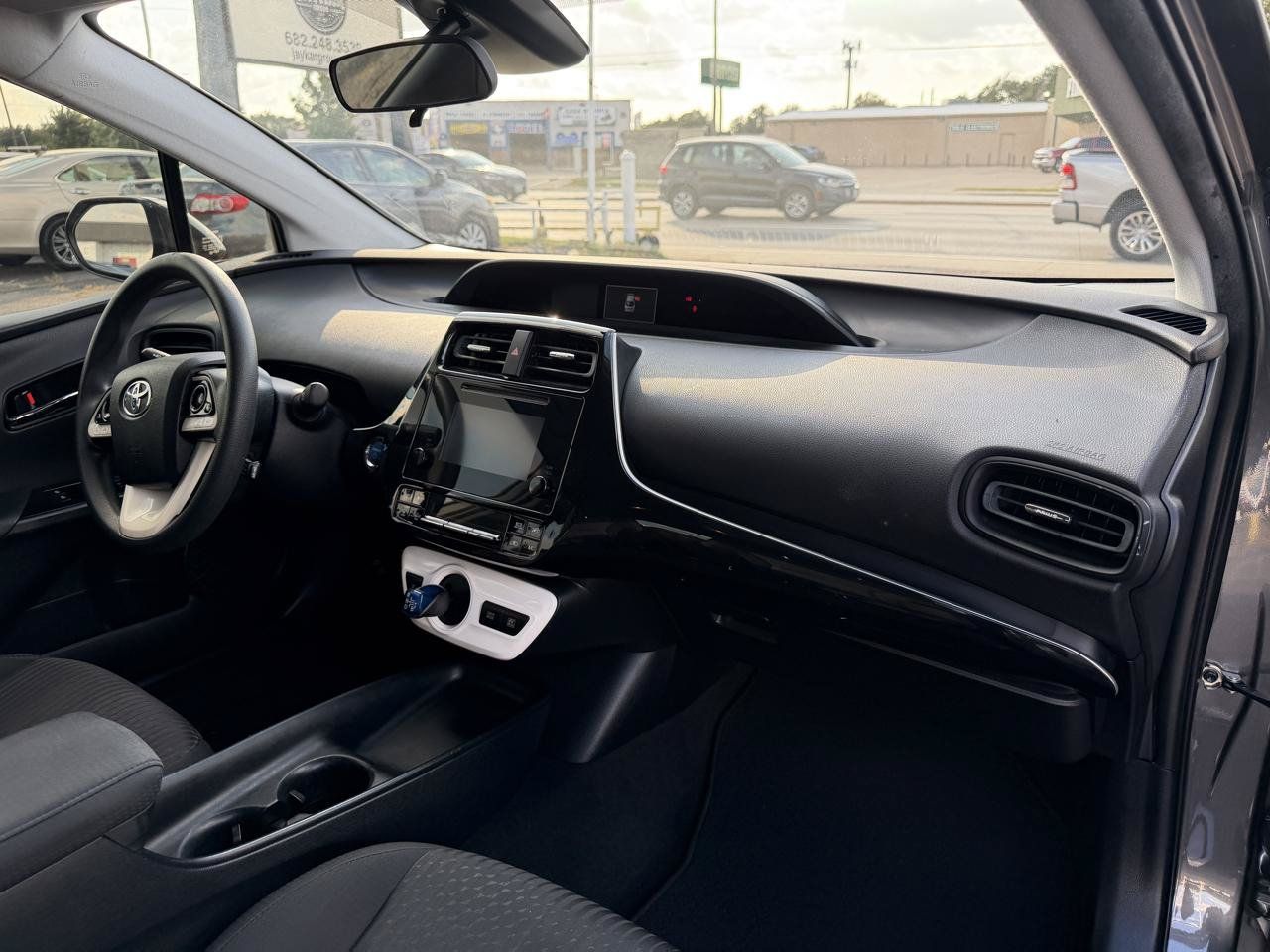 Used 2017 Toyota Prius Two FWD image 15