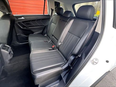 Used 2022 Volkswagen Tiguan SE image 25