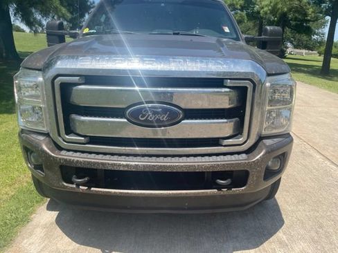 Used 2015 Ford F250 Lariat w/ Lariat Interior Package AWD/4WD image 12