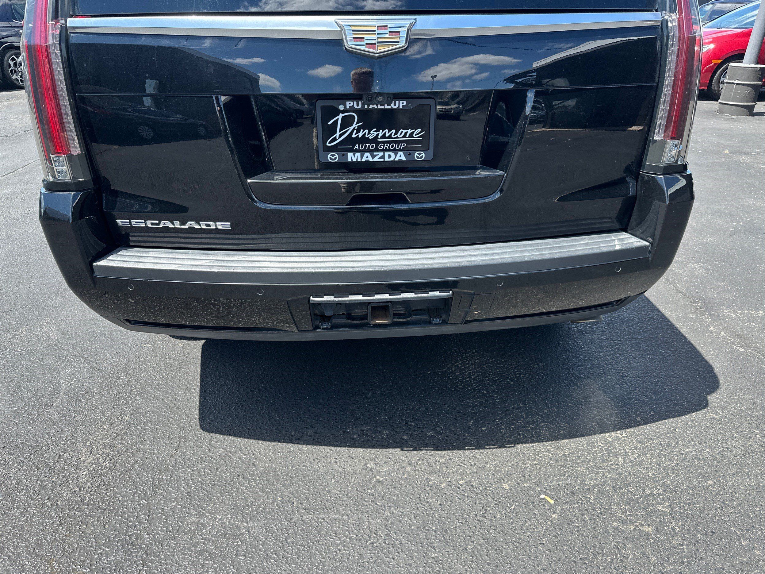Used 2017 Cadillac Escalade Platinum AWD/4WD image 26