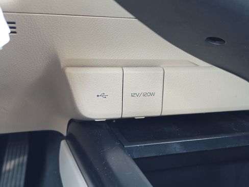 Used 2020 Toyota Camry LE FWD image 29