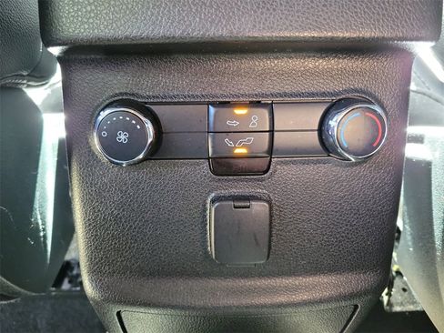 Used 2018 Ford Explorer XLT w/ Equipment Group 202A image 12