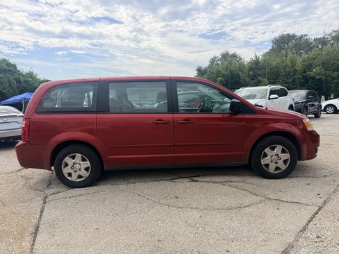 Used 2010 Dodge Grand Caravan SE FWD image 5