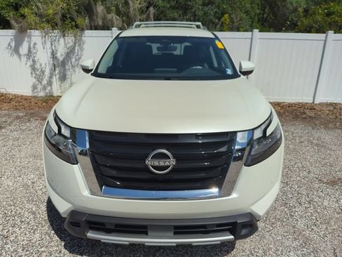 Certified 2023 Nissan Pathfinder SL AWD/4WD image 5