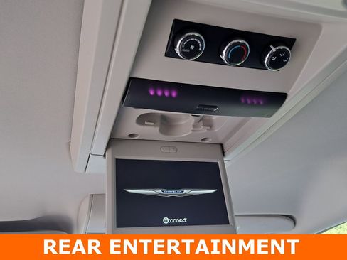 Used 2016 Chrysler Town & Country Limited w/ Trailer Tow Group image 24