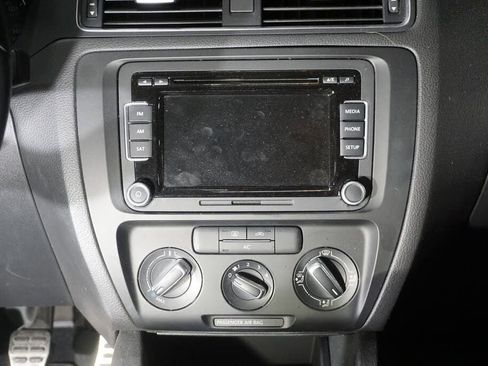 Used 2012 Volkswagen Jetta GLI FWD image 14