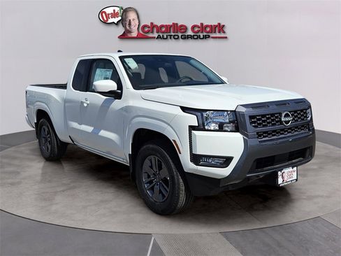 New 2025 Nissan Frontier SV w/ SV Convenience Package image 8