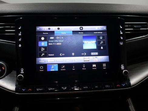 Certified 2024 Jeep Wagoneer Series II image 27