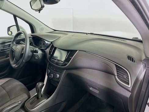 Used 2017 Chevrolet Trax LS image 27