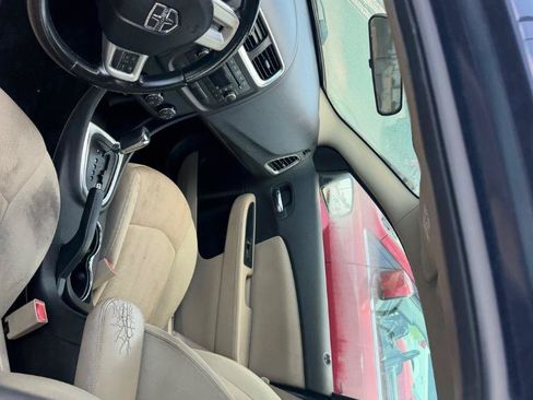 Used 2012 Dodge Avenger SXT FWD image 11