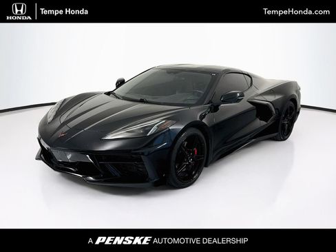 Used 2021 Chevrolet Corvette Stingray Coupe w/ Body-Color Dual Roof Package RWD image 1