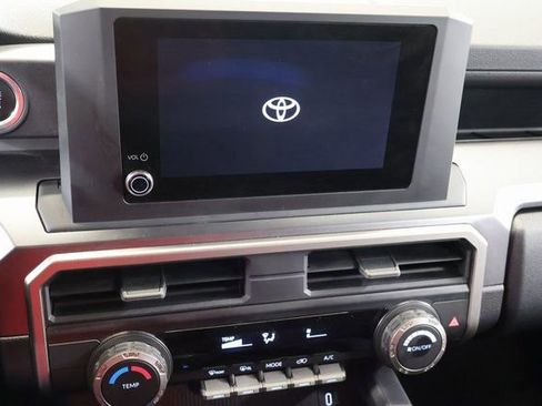 Used 2025 Toyota 4Runner SR5 image 19