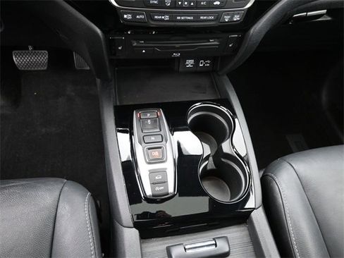 Used 2022 Honda Pilot Touring image 32