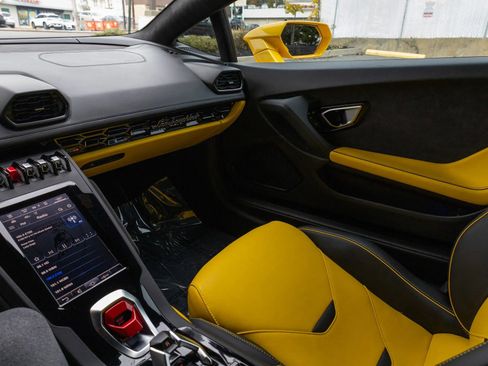 Used 2024 Lamborghini Huracan EVO image 63