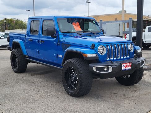 Used 2020 Jeep Gladiator Overland image 3
