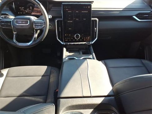 Used 2024 GMC Acadia Elevation image 12