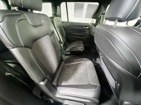 Used 2023 Jeep Grand Cherokee L Laredo AWD/4WD image 28