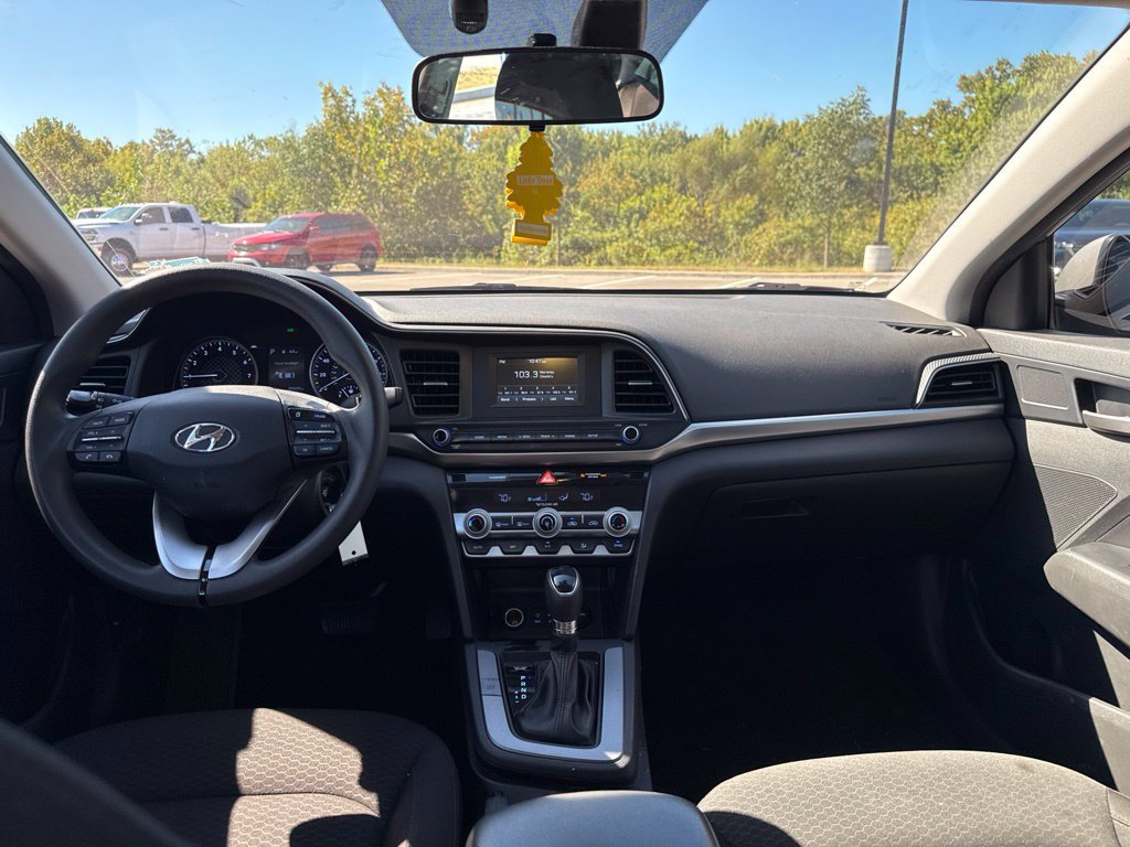 Used 2020 Hyundai Elantra SE w/ Cargo Package (C1) FWD image 18