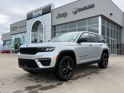 New 2025 Jeep Grand Cherokee Limited w/ Black Appearance Package