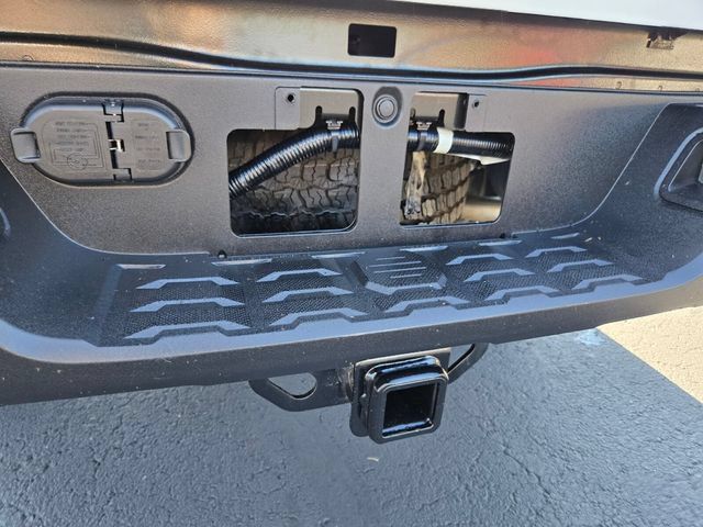 Used 2017 Toyota Tacoma TRD Off-Road w/ Tow Package (A/T) AWD/4WD image 17
