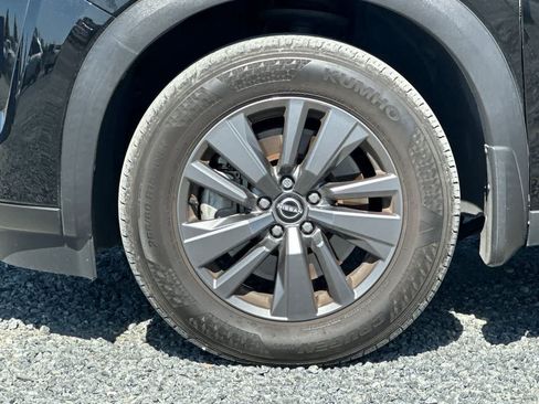 Used 2024 Nissan Pathfinder SV FWD image 12