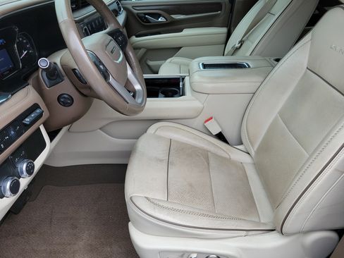 Used 2021 GMC Yukon XL Denali image 3