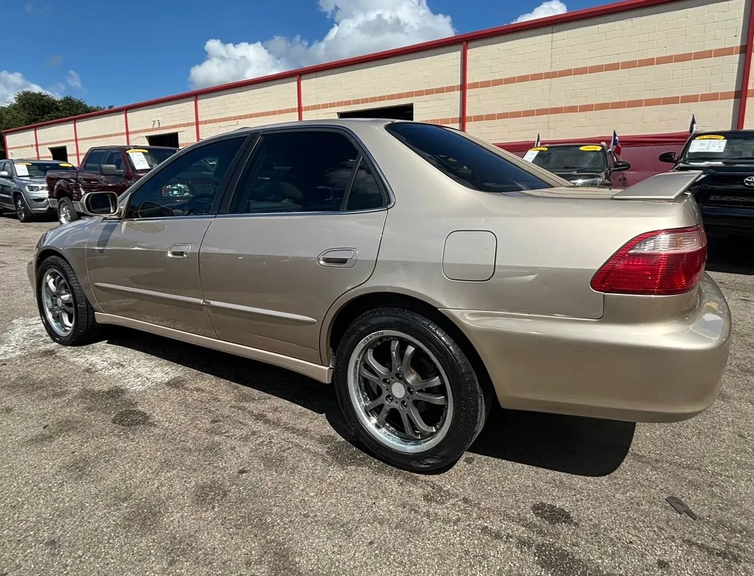 Used 2000 Honda Accord EX image 3