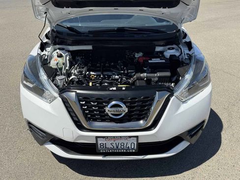 Used 2019 Nissan Kicks SR FWD image 41