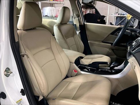 Used 2014 Honda Accord LX image 27
