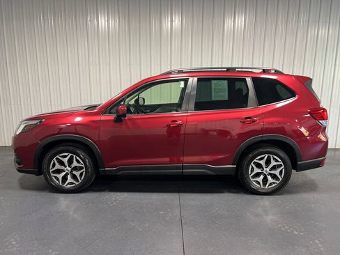 Used 2022 Subaru Forester Premium image 23