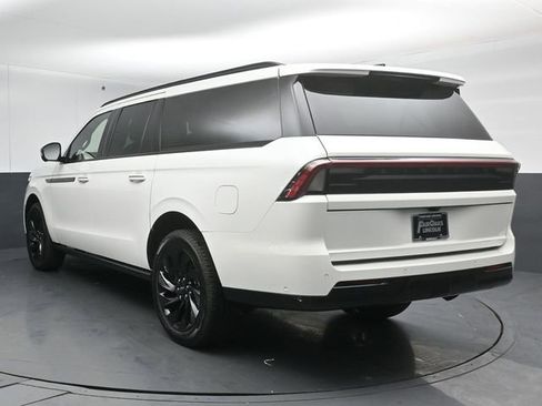 Used 2025 Lincoln Navigator L Reserve w/ Jet Appearance Package image 6
